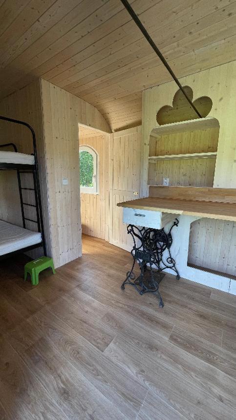 Stribrna Skalice Glamping - Stylova Maringotka V Srdci Ladova Kraje, Pobliz Hlavniho Mesta Prahy מראה חיצוני תמונה