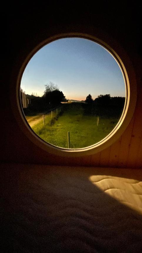 Stribrna Skalice Glamping - Stylova Maringotka V Srdci Ladova Kraje, Pobliz Hlavniho Mesta Prahy מראה חיצוני תמונה