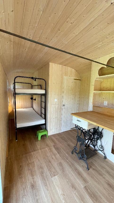 Stribrna Skalice Glamping - Stylova Maringotka V Srdci Ladova Kraje, Pobliz Hlavniho Mesta Prahy מראה חיצוני תמונה