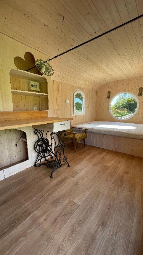 Stribrna Skalice Glamping - Stylova Maringotka V Srdci Ladova Kraje, Pobliz Hlavniho Mesta Prahy מראה חיצוני תמונה